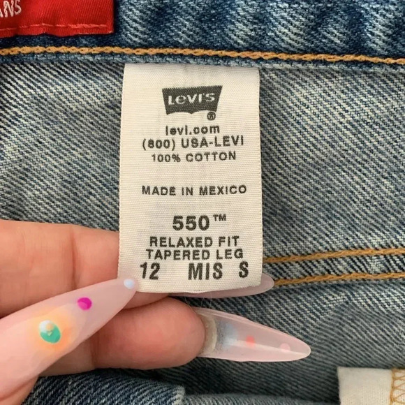 Levi’s 550 Classic Relaxed Destroyed Denim Shorts - Picture 5 of 5